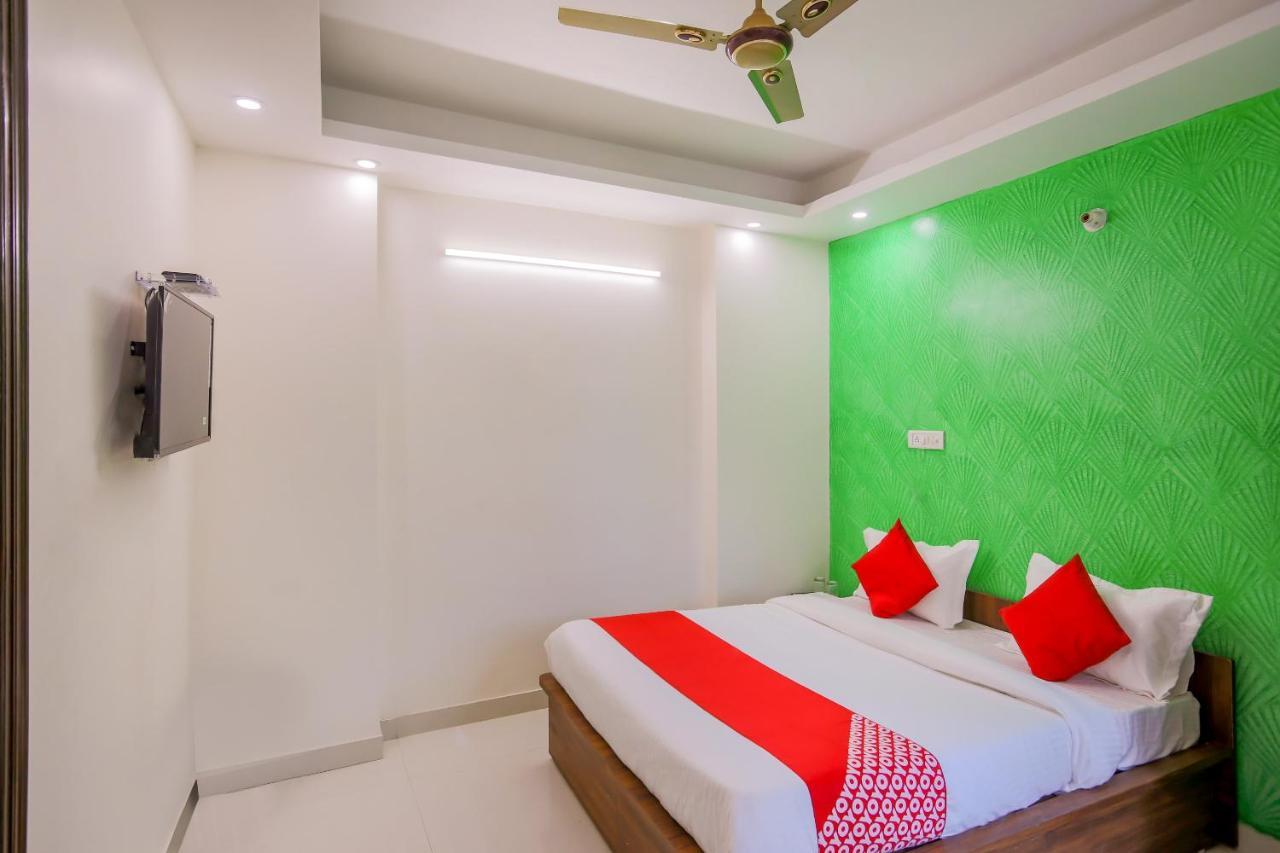 OYO 67096 Hotel ICON Neu-Delhi Exterior foto