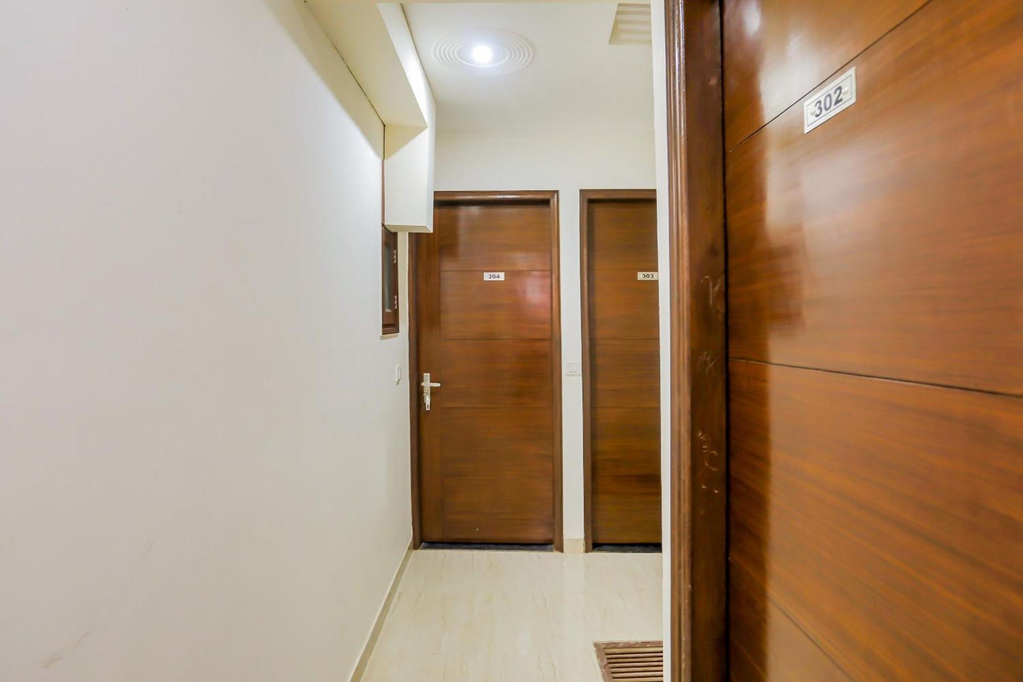 OYO 67096 Hotel ICON Neu-Delhi Exterior foto
