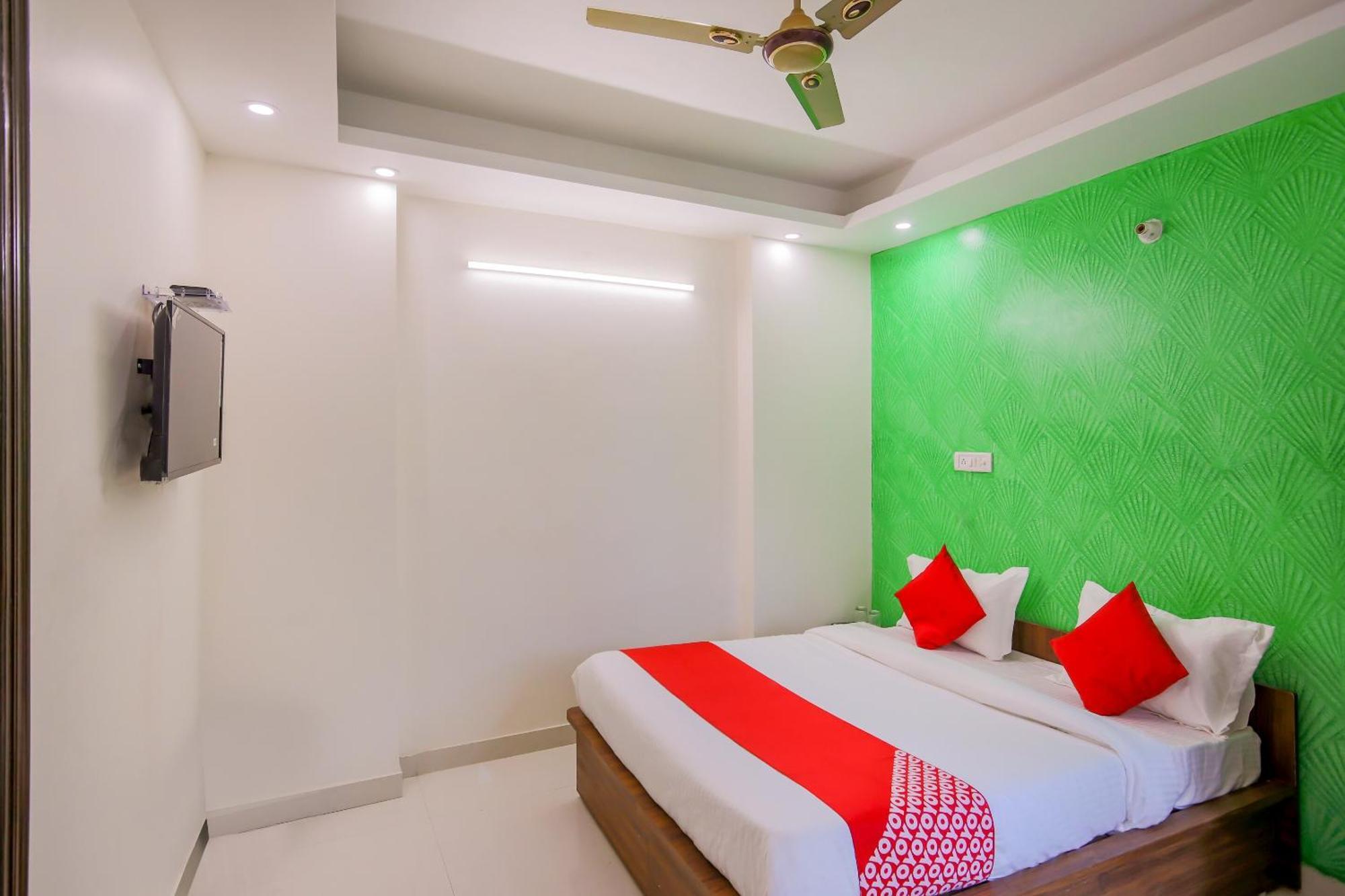 OYO 67096 Hotel ICON Neu-Delhi Exterior foto
