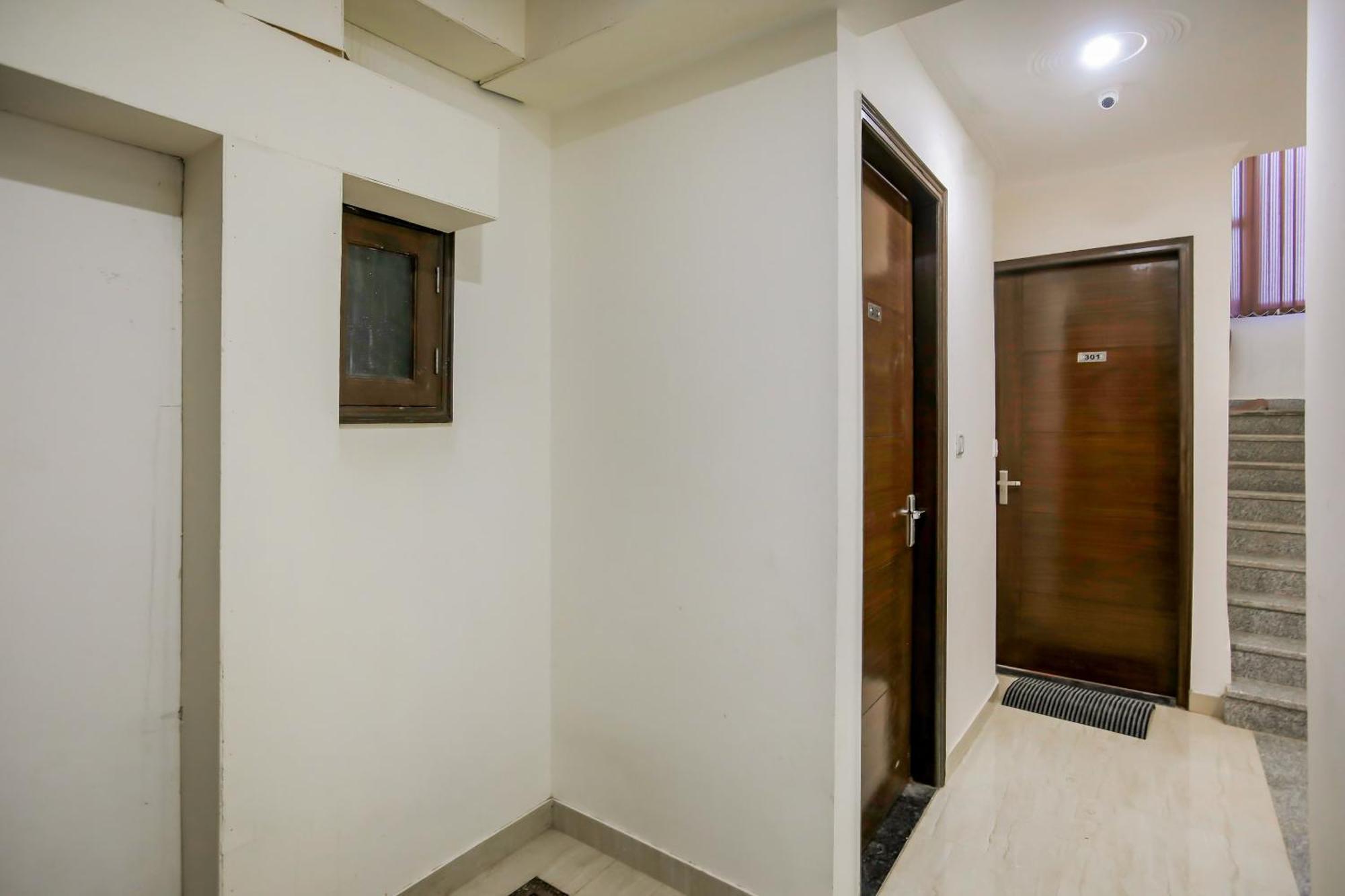 OYO 67096 Hotel ICON Neu-Delhi Exterior foto