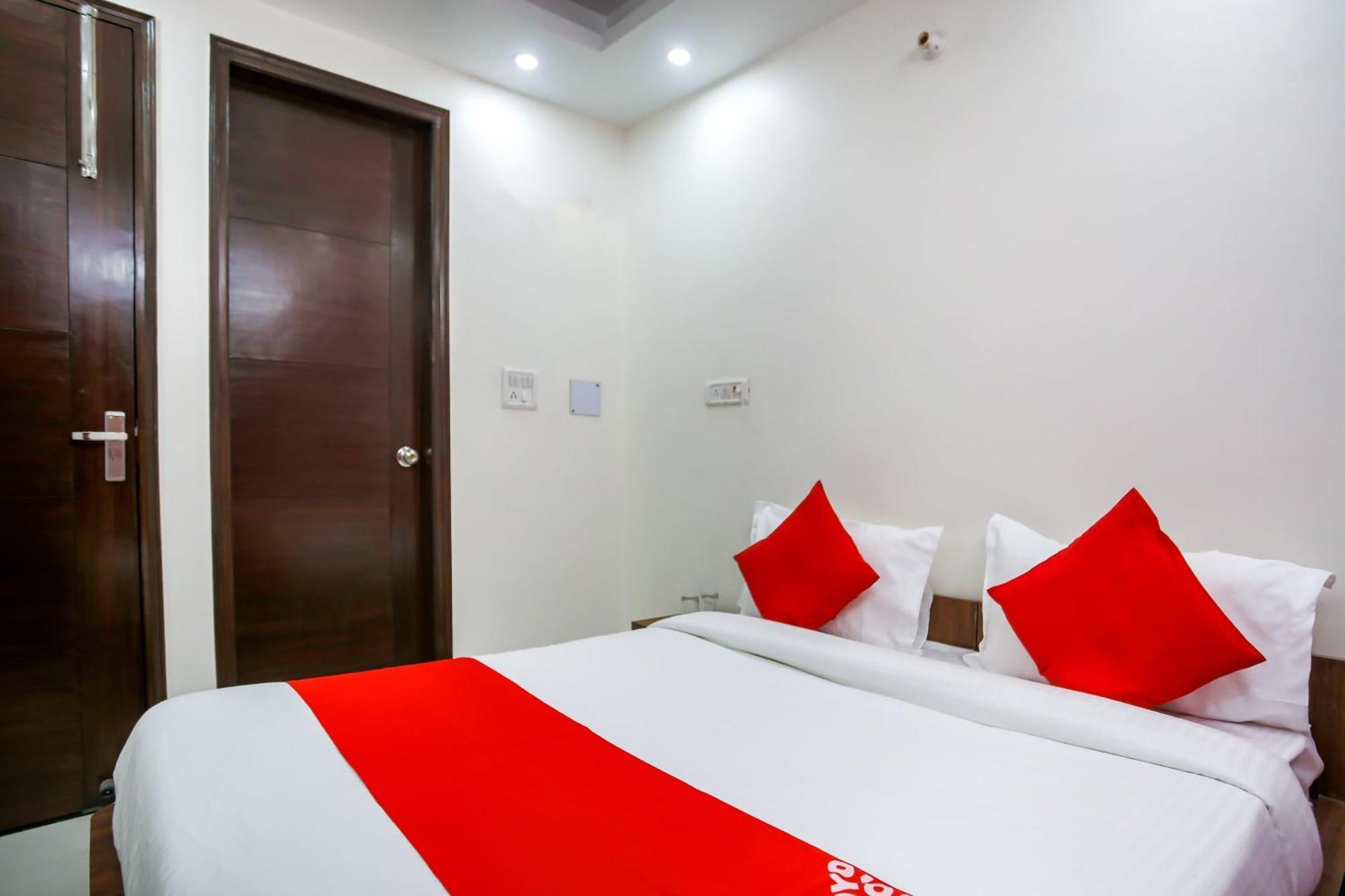 OYO 67096 Hotel ICON Neu-Delhi Exterior foto