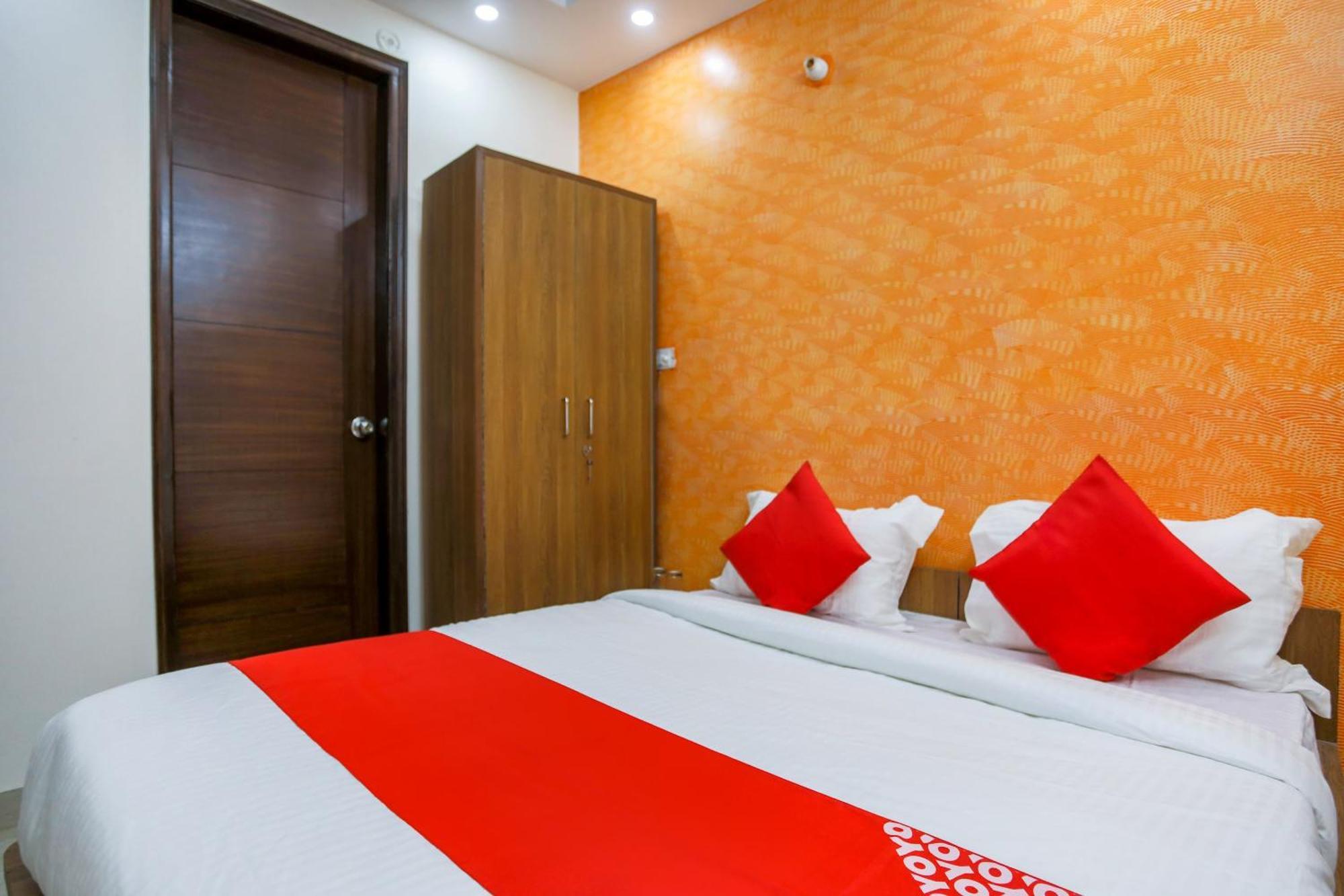 OYO 67096 Hotel ICON Neu-Delhi Exterior foto